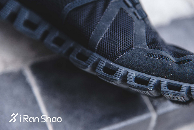 跑鞋 | 我是不一样的云 On Cloud深度评测