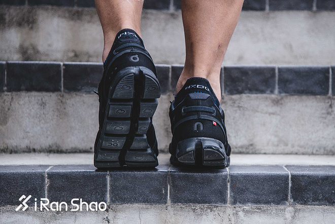 跑鞋 | 我是不一样的云 On Cloud深度评测