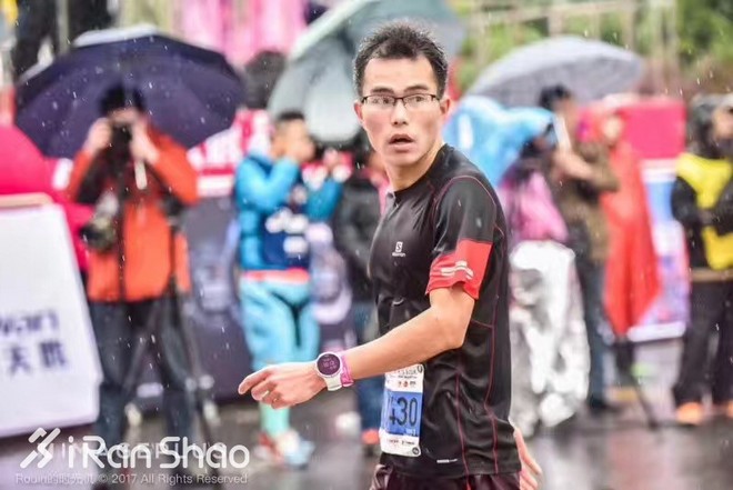 人物 | 南马国内第一狄鋆：跑龄两年多 PB 2:25的秘诀