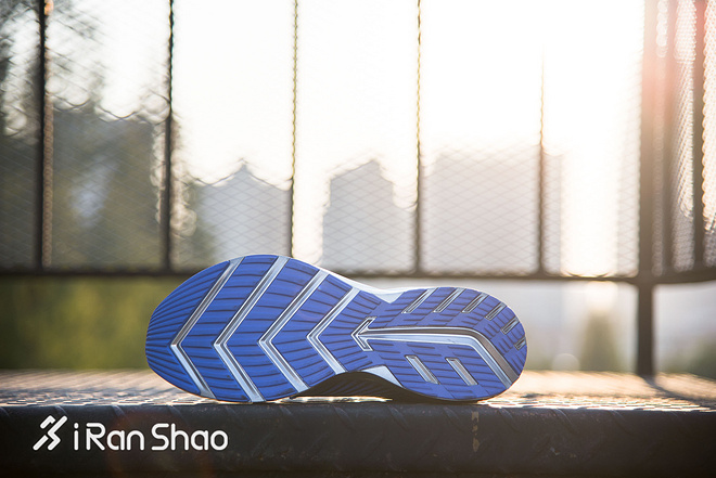 开箱 | Brooks Levitate 全新中底能否让你轻轻浮起