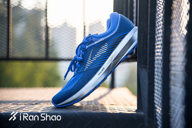开箱 | Brooks Levitate 全新中底能否让你轻轻浮起