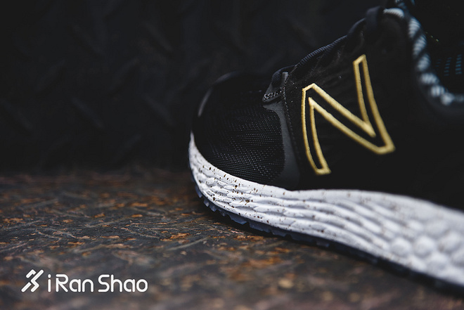 Weekly Gear | 近看New Balance纽约马拉松限定版跑鞋