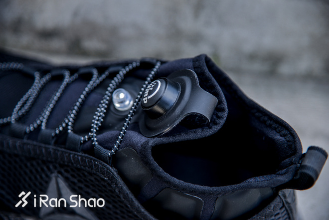 开箱 | 黑暗精灵 为夜而生 Reebok PUMP PLUS夜跑鞋