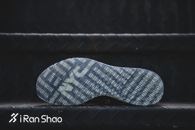 Weekly Gear | 近看New Balance纽约马拉松限定版跑鞋