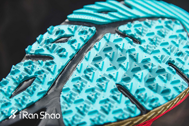 Weekly Gear | 近看New Balance纽约马拉松限定版跑鞋