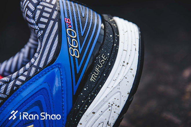 Weekly Gear | 近看New Balance纽约马拉松限定版跑鞋