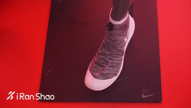 现场 | 耐克在时装周搭了个实验室 里面放了两台跑步机