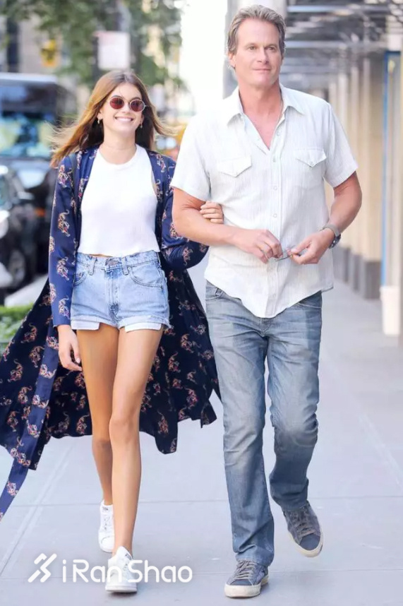 热点 | 看了一圈时装周 一大堆大长腿里就服Kaia Gerber