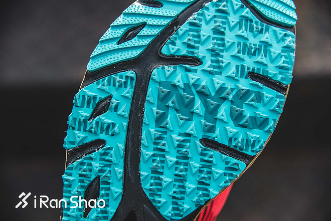 Weekly Gear | 近看New Balance纽约马拉松限定版跑鞋