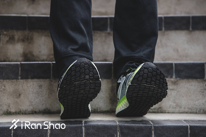 跑鞋 | 以不变应万变 New Balance Fresh Foam 1080 v7深度评测