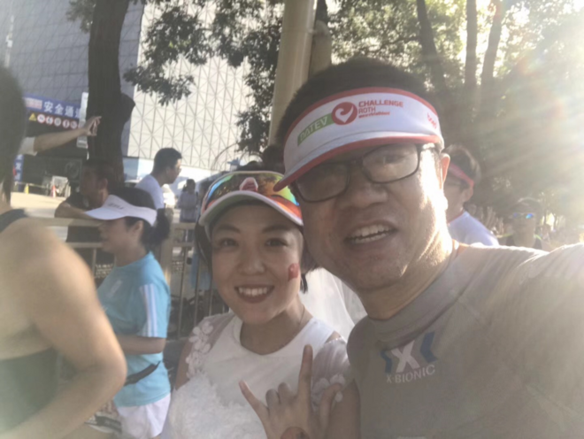 穿着婚纱跑北马，路人为我狂打Call