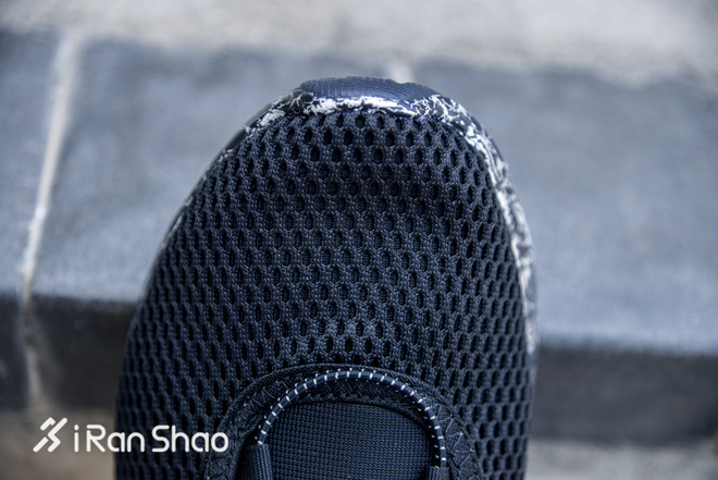 开箱 | 黑暗精灵 为夜而生 Reebok PUMP PLUS夜跑鞋