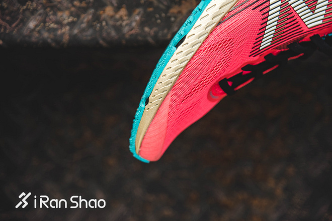 Weekly Gear | 近看New Balance纽约马拉松限定版跑鞋