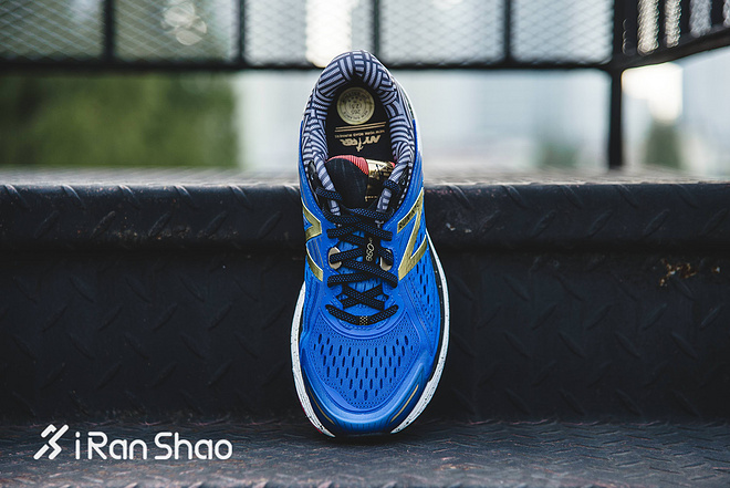 Weekly Gear | 近看New Balance纽约马拉松限定版跑鞋