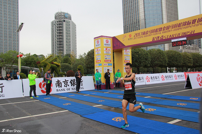 人物 | 南马国内第一狄鋆：跑龄两年多 PB 2:25的秘诀