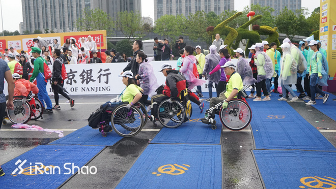 热点 | 2017南京马拉松 依然在路上