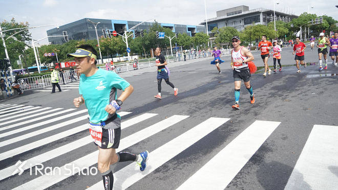 热点 | 2017南京马拉松 依然在路上