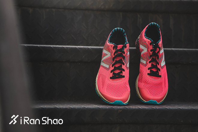 Weekly Gear | 近看New Balance纽约马拉松限定版跑鞋