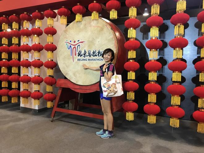 穿着婚纱跑北马，路人为我狂打Call