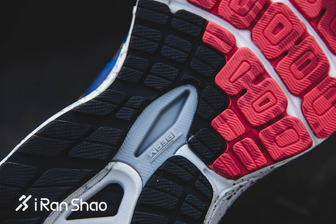 Weekly Gear | 近看New Balance纽约马拉松限定版跑鞋