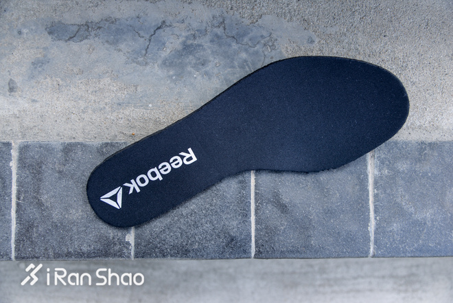 开箱 | 黑暗精灵 为夜而生 Reebok PUMP PLUS夜跑鞋