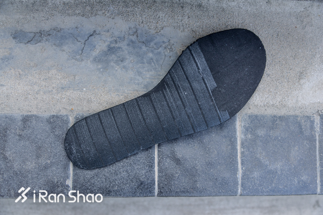 开箱 | 黑暗精灵 为夜而生 Reebok PUMP PLUS夜跑鞋