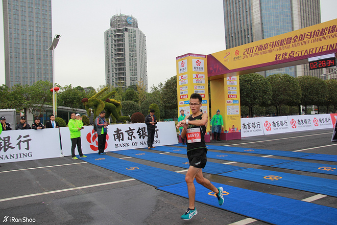 人物 | 南马国内第一狄鋆：跑龄两年多 PB 2:25的秘诀