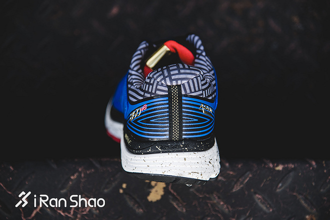 Weekly Gear | 近看New Balance纽约马拉松限定版跑鞋