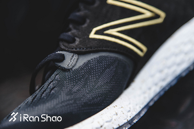 Weekly Gear | 近看New Balance纽约马拉松限定版跑鞋