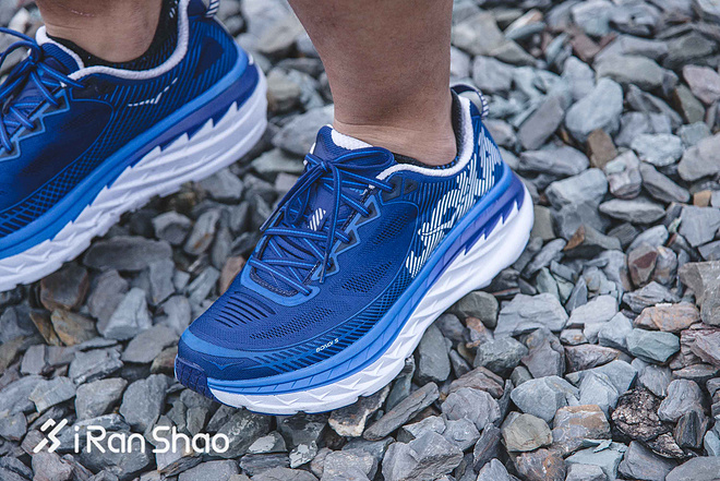 跑鞋 | HOKA ONE ONE BONDI 5 奔跑时忘记鞋的存在