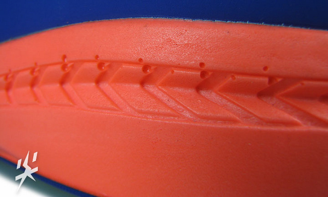 尖货Q&A：Vol.11 我脚下踩的是泡沫塑料？跑鞋中底材料大揭秘