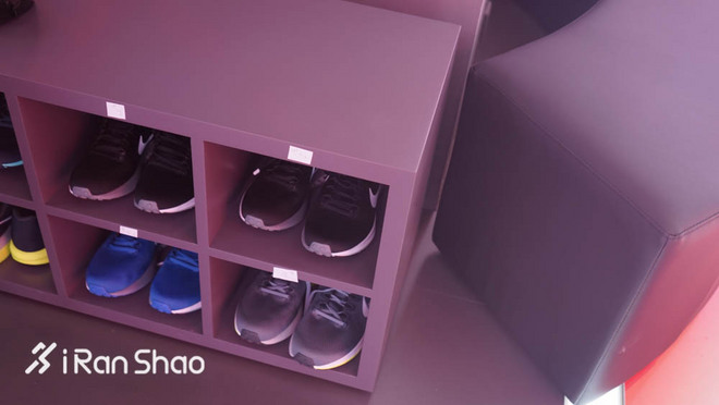 现场 | 耐克在时装周搭了个实验室 里面放了两台跑步机