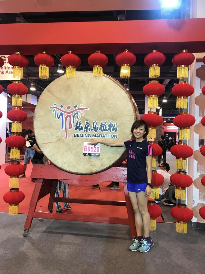 穿着婚纱跑北马，路人为我狂打Call