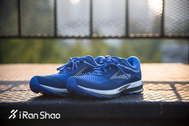 开箱 | Brooks Levitate 全新中底能否让你轻轻浮起