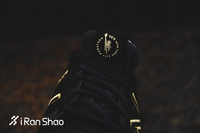 Weekly Gear | 近看New Balance纽约马拉松限定版跑鞋