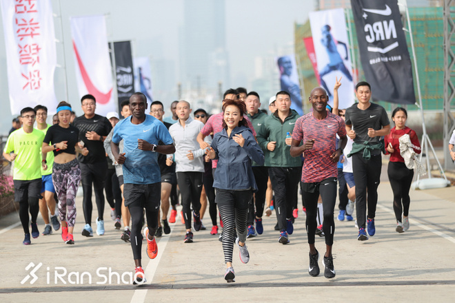 视频 | 独家专访马拉松最强跑者基普乔格 聊一聊他突破极限的秘诀