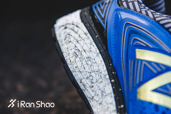 Weekly Gear | 近看New Balance纽约马拉松限定版跑鞋