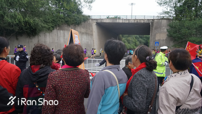 热点 | 2017南京马拉松 依然在路上