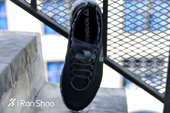开箱 | 黑暗精灵 为夜而生 Reebok PUMP PLUS夜跑鞋