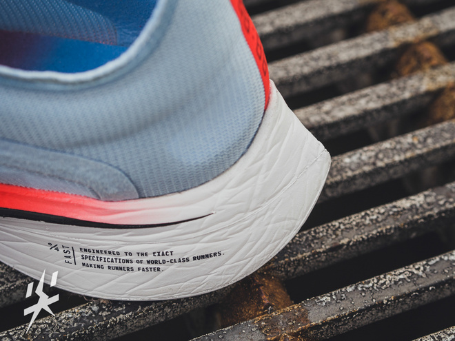 尖货Q&A：Vol.11 我脚下踩的是泡沫塑料？跑鞋中底材料大揭秘