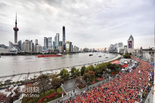 再见，那个被老师抱上单杠的少年