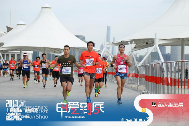 再见，那个被老师抱上单杠的少年