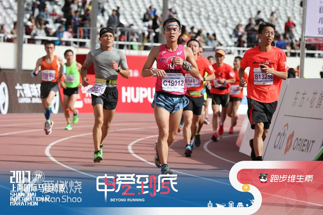 再见，那个被老师抱上单杠的少年