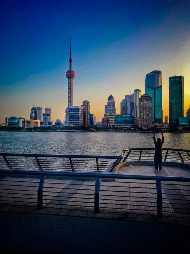 霞飞路的梧桐时光——上马城记