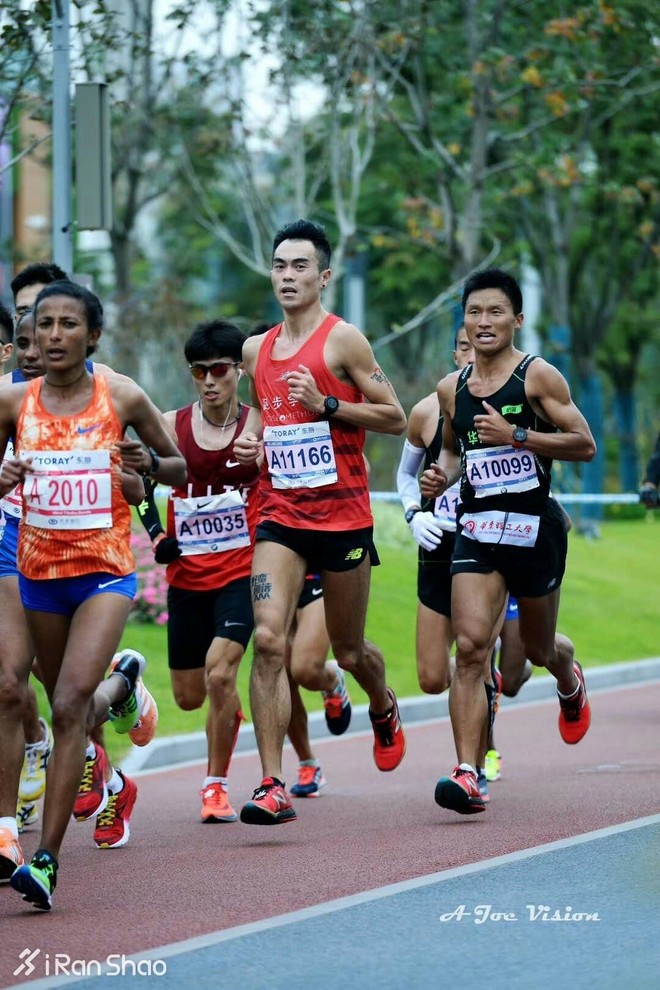 人物 | 上马2:24获国内第三 华东理工大学老师李鹏跃居“上海一哥”