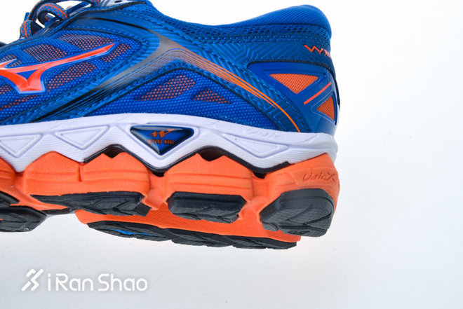 开箱 | Mizuno Wave Sky 可能是最软的美津浓跑鞋