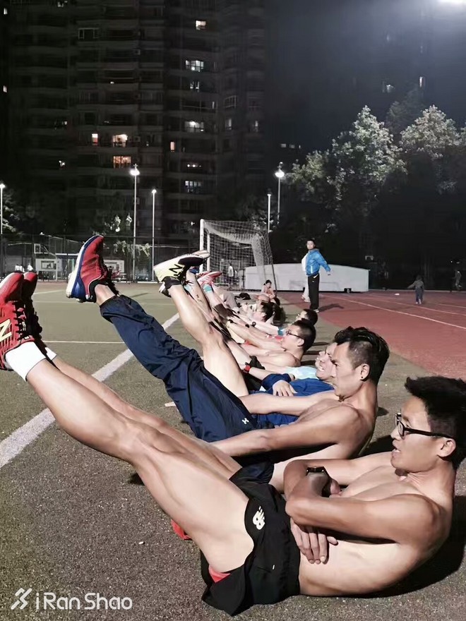 人物 | 上马2:24获国内第三 华东理工大学老师李鹏跃居“上海一哥”