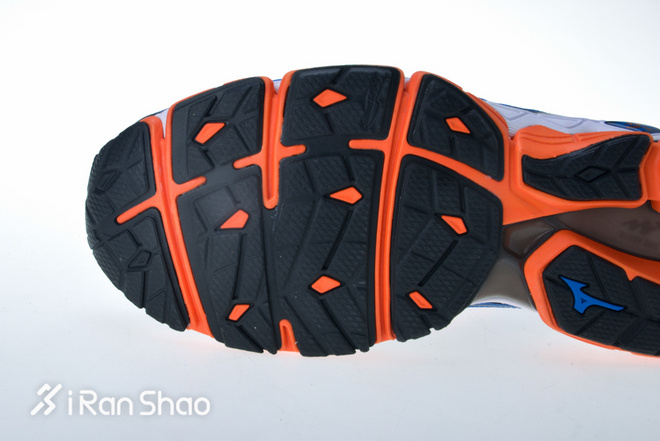 开箱 | Mizuno Wave Sky 可能是最软的美津浓跑鞋