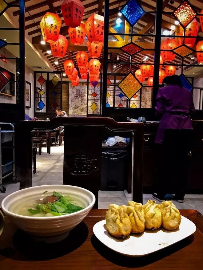 霞飞路的梧桐时光——上马城记