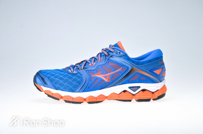 开箱 | Mizuno Wave Sky 可能是最软的美津浓跑鞋